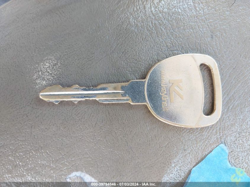 2004 Chevrolet Silverado 1500 Work Truck VIN: 1GCEC14X44Z257111 Lot: 39794846