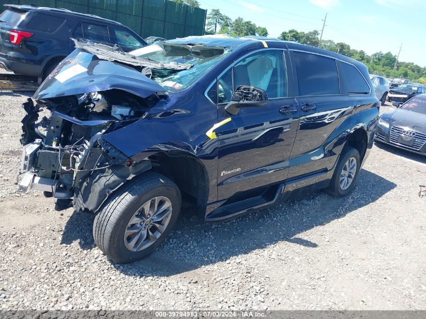 5TDKRKEC7PS144438 2023 TOYOTA SIENNA - Image 2