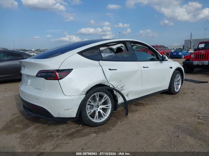 VIN 7SAYGDEE5NF375324 2022 Tesla Model Y, Long Rang... no.4