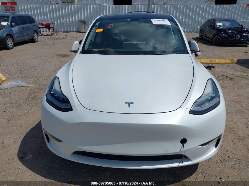 2022 Tesla Model Y Long Range Dual Motor All-Wheel Drive VIN: 7SAYGDEE5NF375324 Lot: 39795063