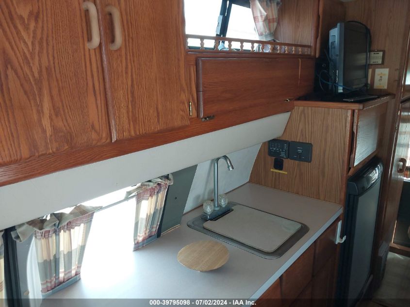 1992 Ford Econoline E350 Super Duty Van VIN: 1FDJS34G4NHB41472 Lot: 39795098