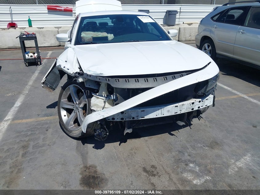 2015 Dodge Charger R/T VIN: 2C3CDXCT3FH810280 Lot: 39795109