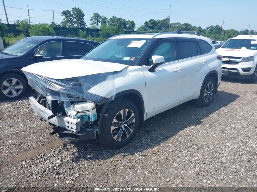 5TDGZRBHXMS118944 2021 TOYOTA HIGHLANDER - Image 2