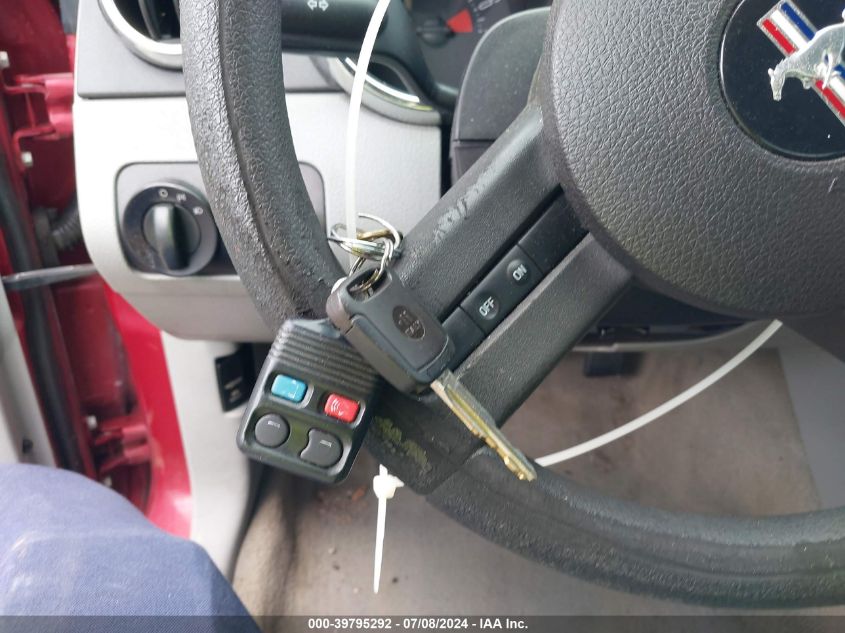 2007 Ford Mustang V6 Deluxe/V6 Premium VIN: 1ZVFT80N575269407 Lot: 39795292