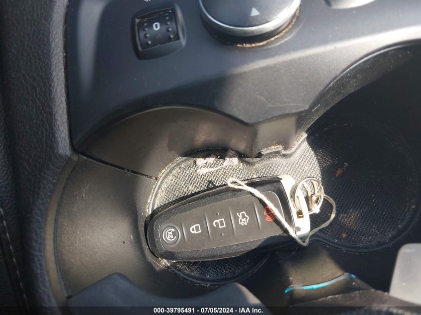 2013 Ford Focus Titanium VIN: 1FADP3J29DL199137 Lot: 39795491