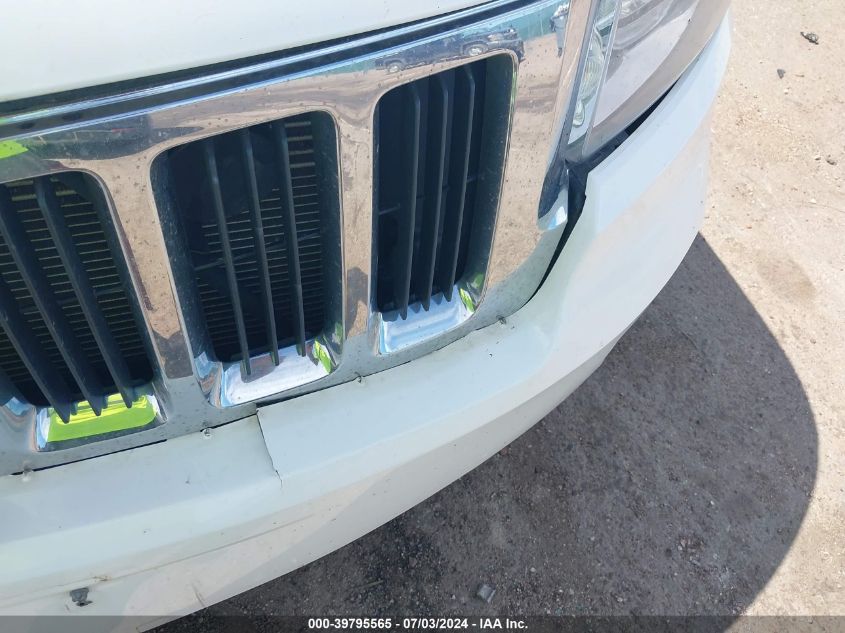 2011 Jeep Grand Cherokee Laredo VIN: 1J4RR4GG5BC736208 Lot: 39795565