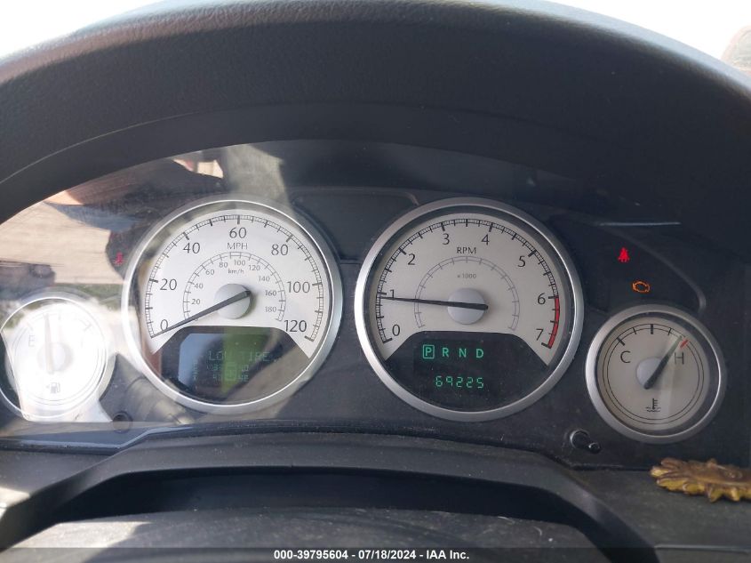 2010 Chrysler Town & Country Touring Plus VIN: 2A4RR8D16AR392112 Lot: 39795604