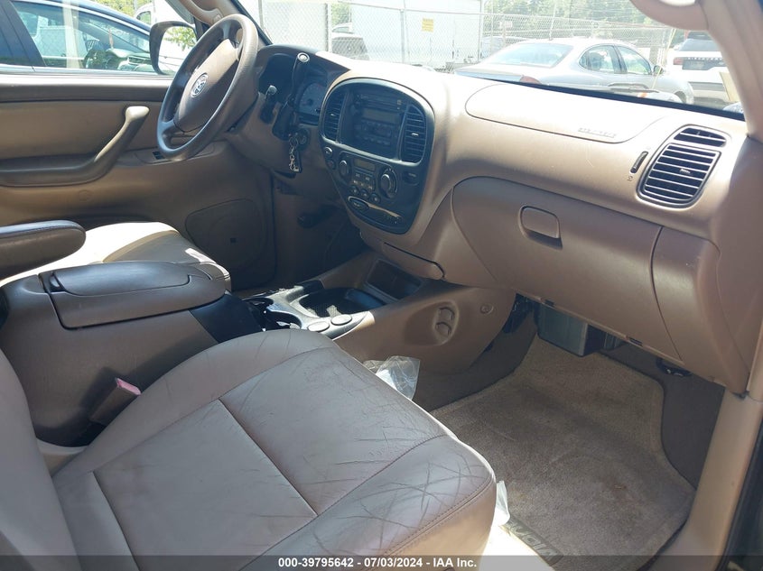 2003 Toyota Sequoia Sr5 V8 VIN: 5TDZT34A13S146475 Lot: 39795642