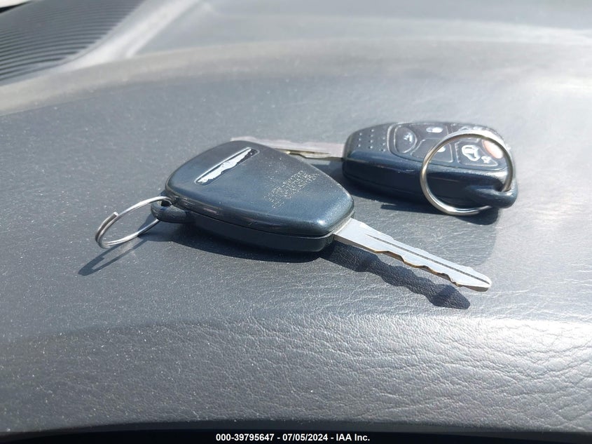 2007 Chrysler Town & Country Touring VIN: 2A4GP54L47R124326 Lot: 39795647