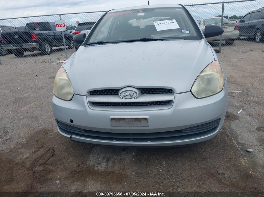 2008 Hyundai Accent Gs VIN: KMHCM36C58U076804 Lot: 39795658