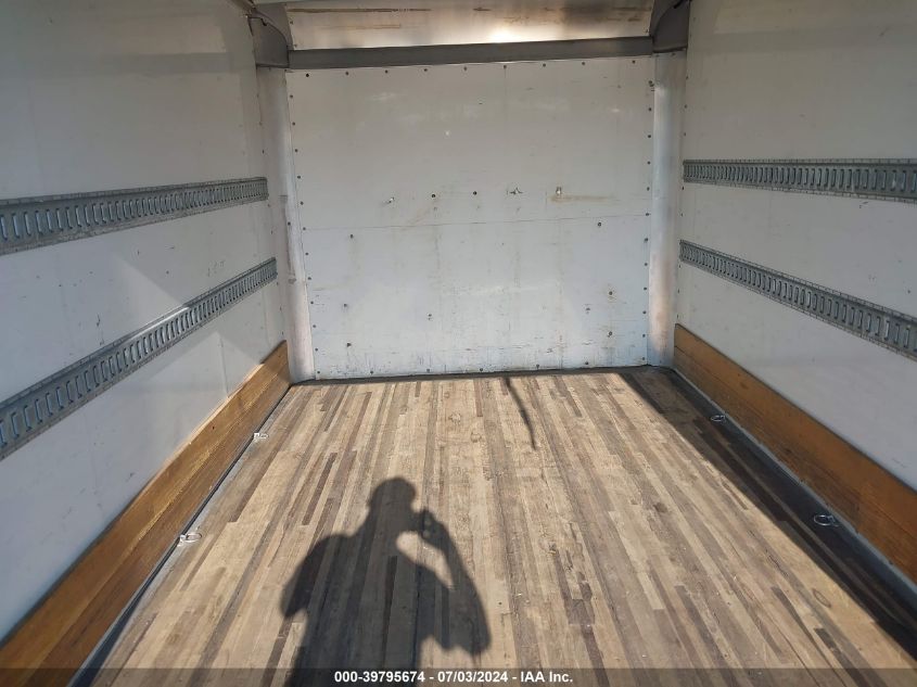 2018 GMC Savana Cutaway G3500 VIN: 1GD07RFP1J1302313 Lot: 39795674