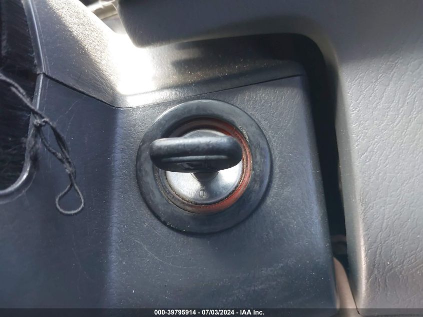 1997 Honda Cr-V VIN: JHLRD1843VC046102 Lot: 39795914