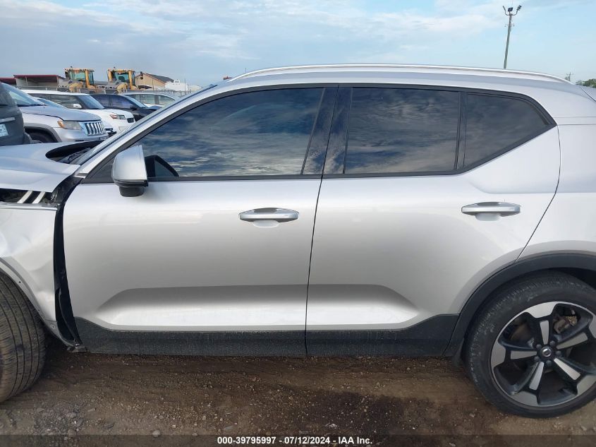 2019 Volvo Xc40 T5 Momentum VIN: YV4162UK1K2131372 Lot: 39795997