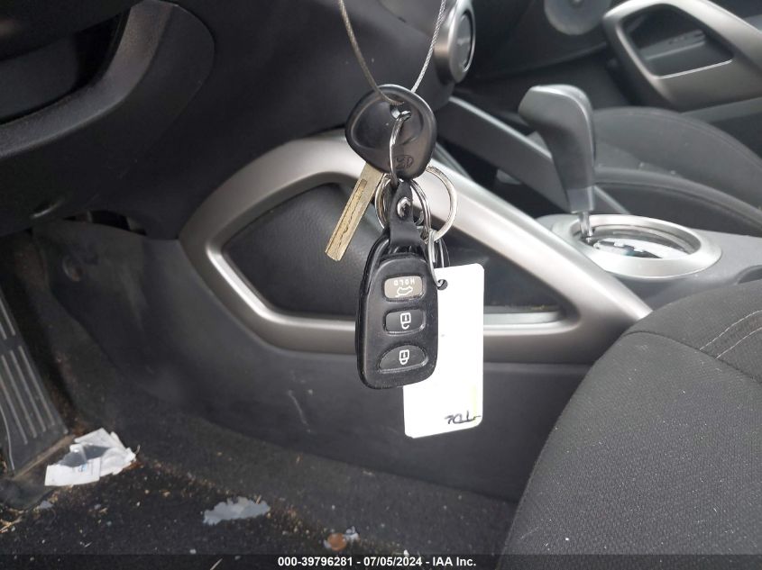 2013 Hyundai Veloster Base W/Black VIN: KMHTC6AD0DU087496 Lot: 39796281