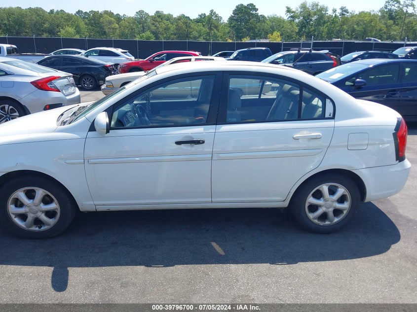 2008 Hyundai Accent Gls VIN: KMHCN46CX8U232516 Lot: 39796700