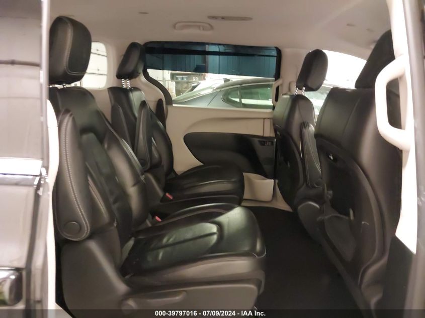 2022 Chrysler Pacifica Hybrid Touring L VIN: 2C4RC1L78NR184274 Lot: 39797016