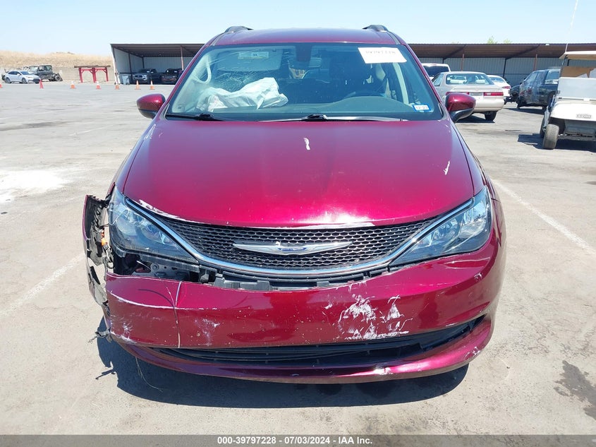 VIN 2C4RC1DG1LR268495 2020 CHRYSLER VOYAGER LXI