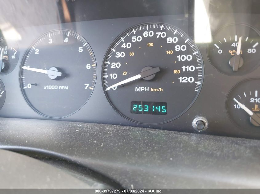 1999 Jeep Grand Cherokee Laredo VIN: 1J4GW58S6XC570037 Lot: 39797279