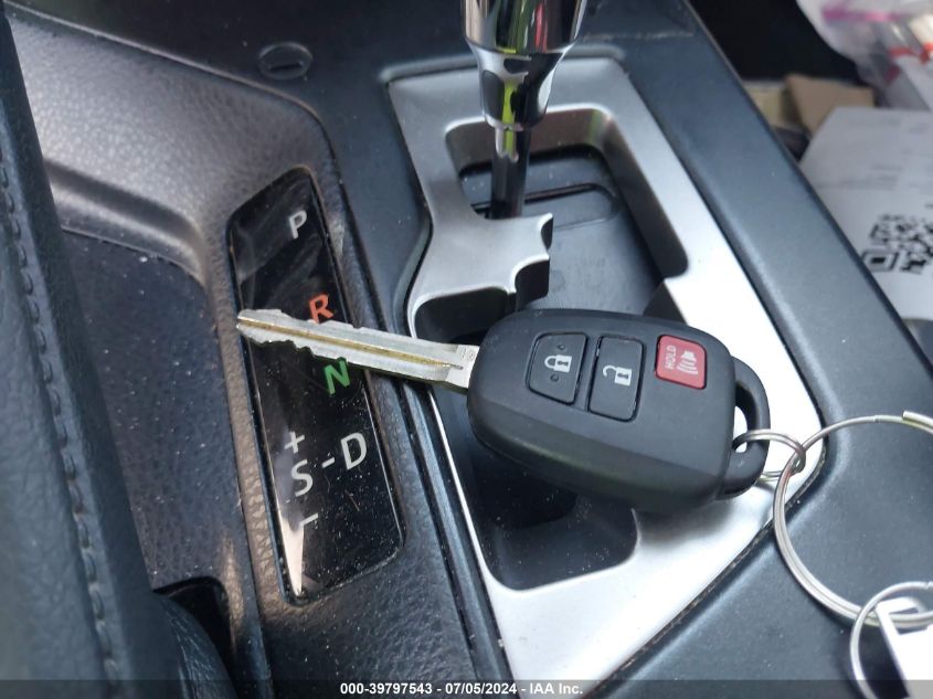 2017 Toyota Rav4 Xle VIN: JTMWFREVXHD105263 Lot: 39797543