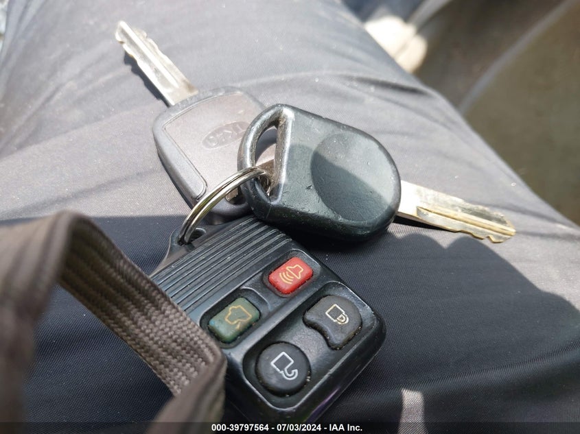 2010 Ford Focus Ses VIN: 1FAHP3GN2AW162122 Lot: 39797564