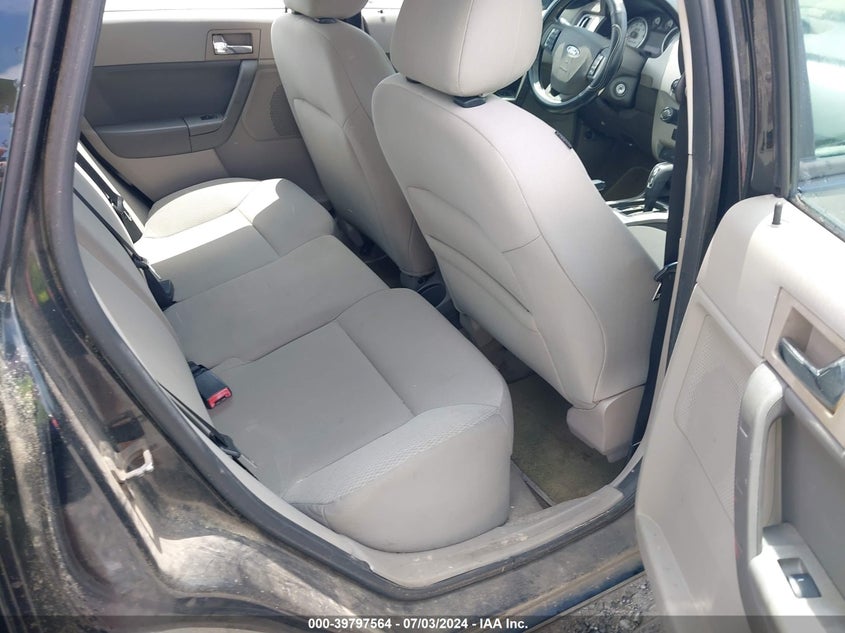 2010 Ford Focus Ses VIN: 1FAHP3GN2AW162122 Lot: 39797564