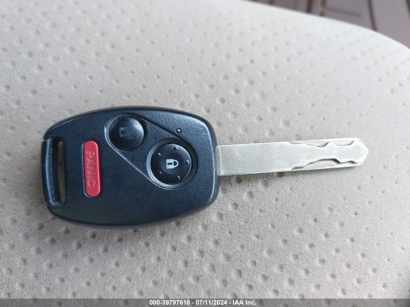 2007 Honda Odyssey Lx VIN: 5FNRL38217B117667 Lot: 39797618