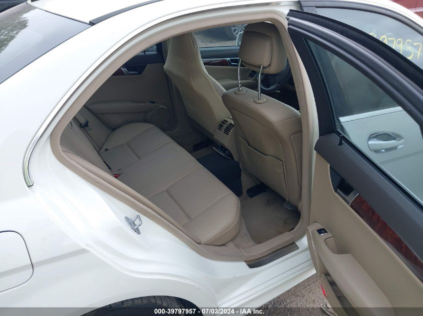 2010 Mercedes-Benz C 300 Luxury/Sport VIN: WDDGF5EB4AR104174 Lot: 39797957