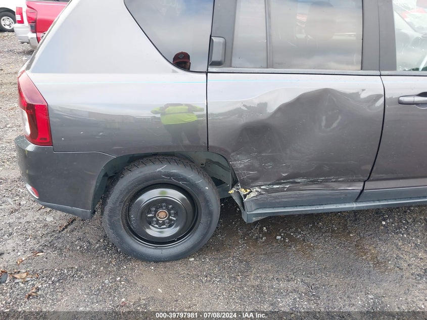 2015 Jeep Compass Latitude VIN: 1C4NJDEB2FD358139 Lot: 39797981