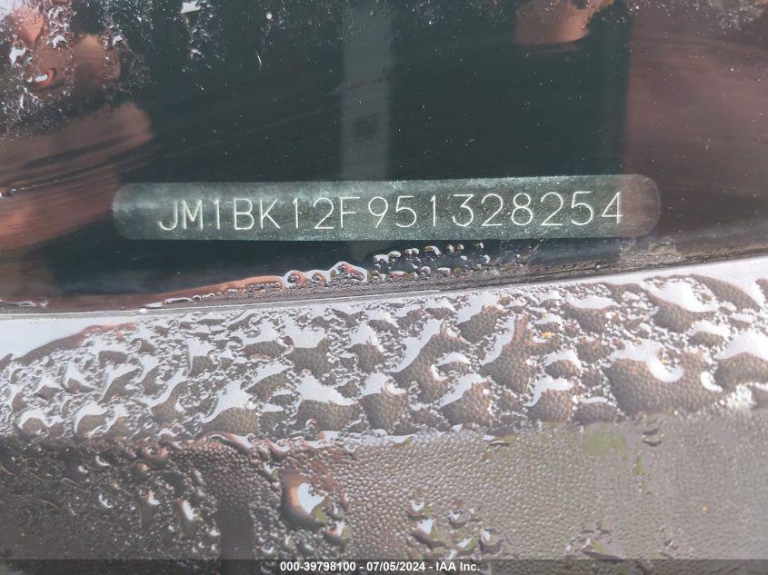 2005 Mazda Mazda3 I VIN: JM1BK12F951328254 Lot: 39798100