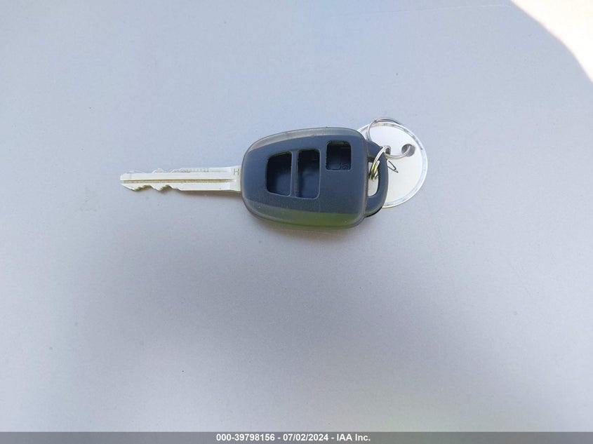 2017 TOYOTA RAV4 LE - JTMZFREV3HJ148437