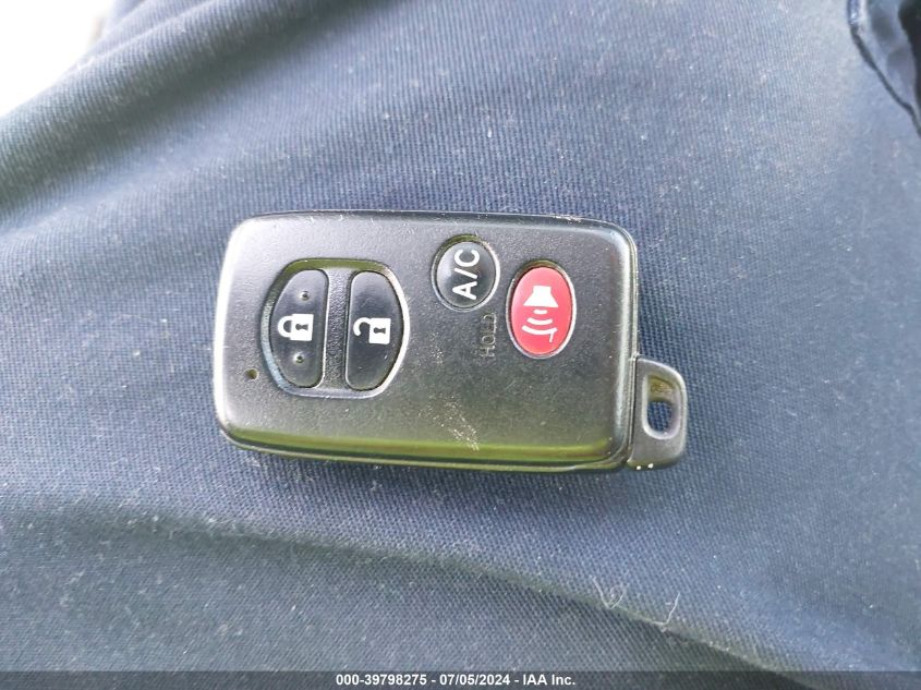 2013 Toyota Prius Three VIN: JTDKN3DUXD5562327 Lot: 39798275