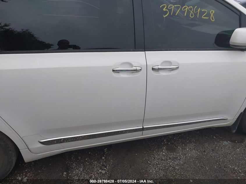 2013 Toyota Sienna Xle V6 8 Passenger VIN: 5TDYK3DCXDS340522 Lot: 39798428