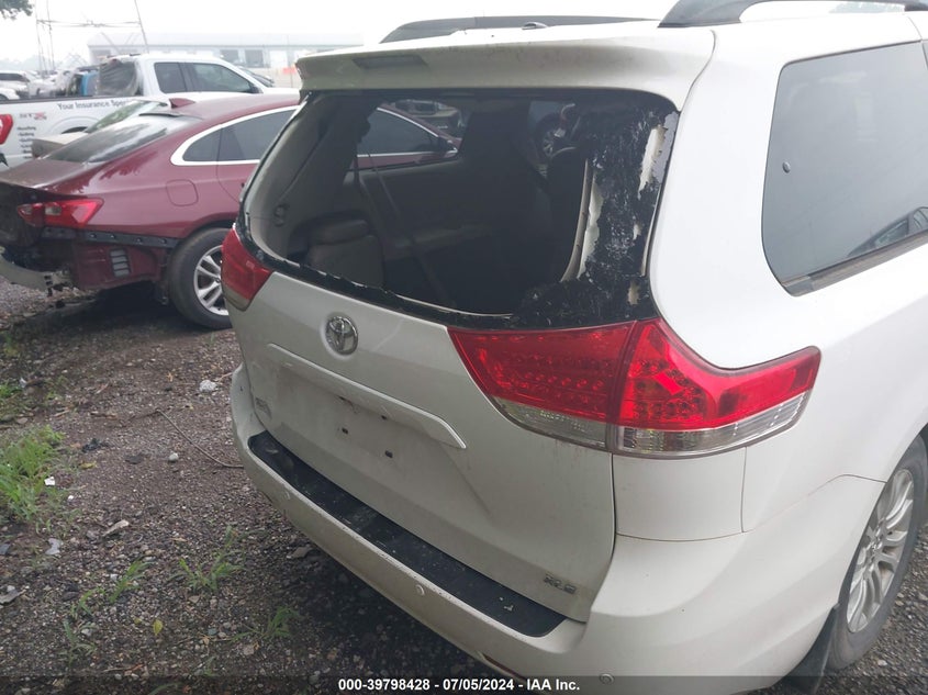 2013 Toyota Sienna Xle V6 8 Passenger VIN: 5TDYK3DCXDS340522 Lot: 39798428