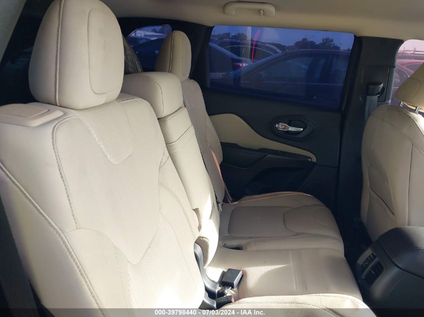 2016 Jeep Cherokee Latitude VIN: 1C4PJLCB5GW355957 Lot: 39798440