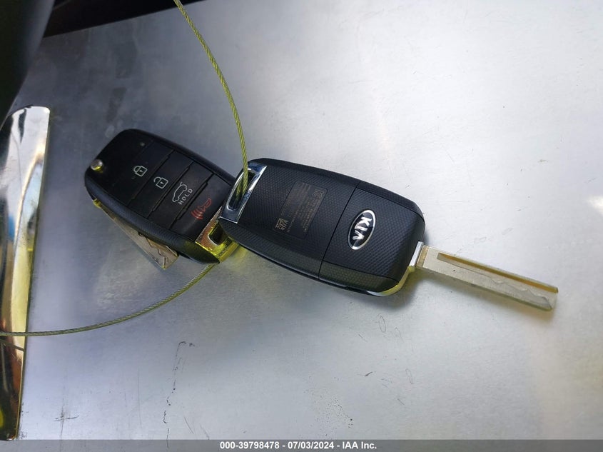 2017 Kia Sorento 2.4L Lx VIN: 5XYPG4A34HG193009 Lot: 39798478