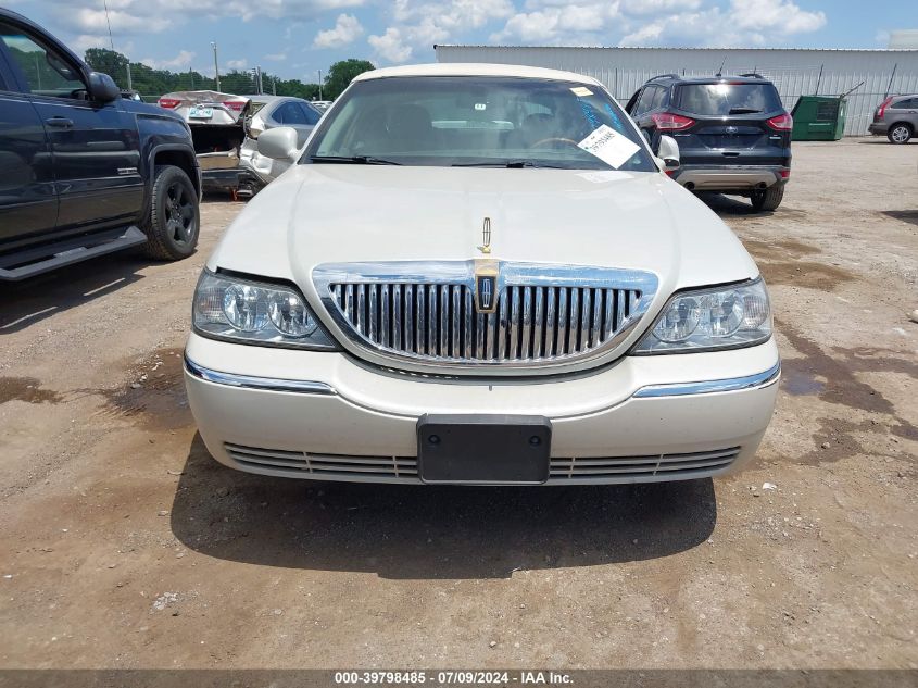 2004 Lincoln Town Car Ultimate VIN: 1LNHM83W34Y675009 Lot: 39798485