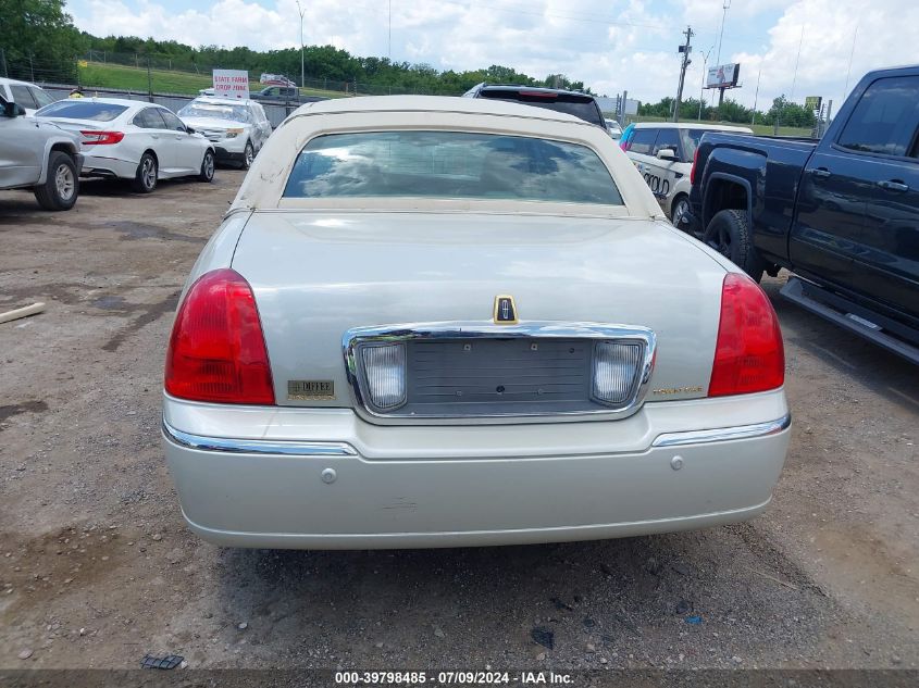 2004 Lincoln Town Car Ultimate VIN: 1LNHM83W34Y675009 Lot: 39798485