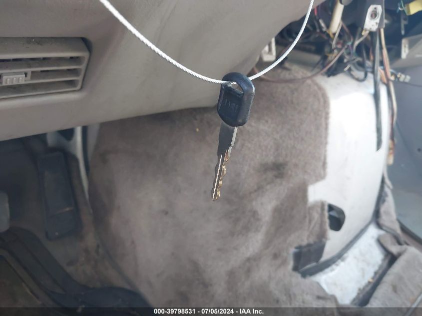 2000 GMC Safari Sl VIN: 1GKDM19W2YB531000 Lot: 39798531