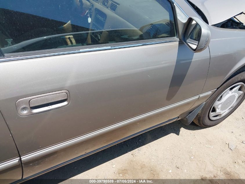 1999 Toyota Camry Ce VIN: 4T1BG22K4XU581211 Lot: 39798589