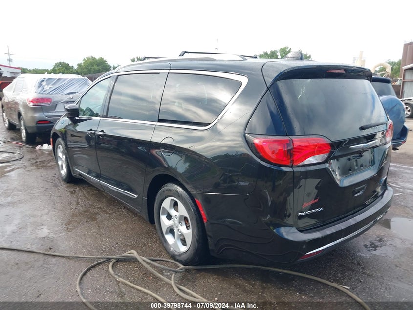 VIN 2C4RC1L7XJR183458 2018 CHRYSLER PACIFICA HYBRID TOURING L