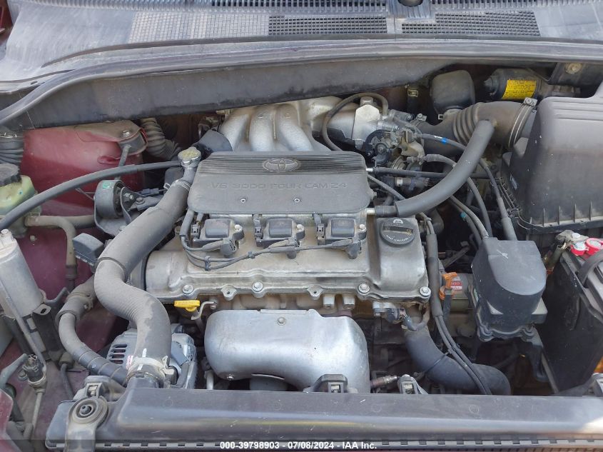 1998 Toyota Sienna Le VIN: 4T3ZF13C6WU023630 Lot: 39798903