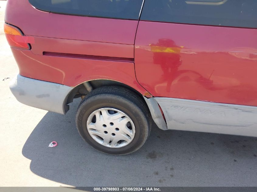 1998 Toyota Sienna Le VIN: 4T3ZF13C6WU023630 Lot: 39798903