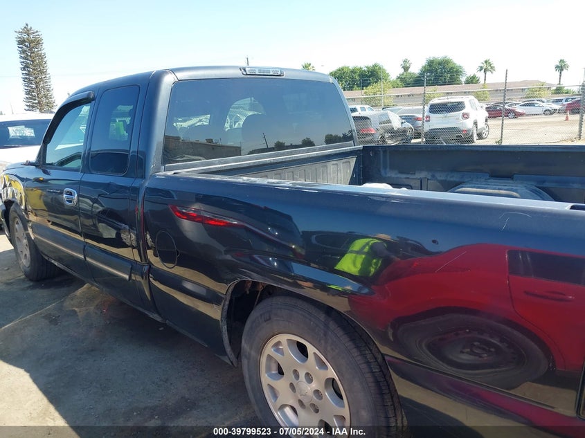 2004 Chevrolet Silverado 1500 Ls VIN: 2GCEC19T641399961 Lot: 39799523