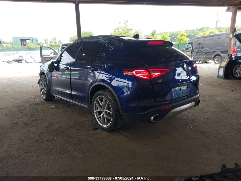 VIN ZASFAKNN6J7C07483 2018 ALFA ROMEO STELVIO TI SPORT AWD