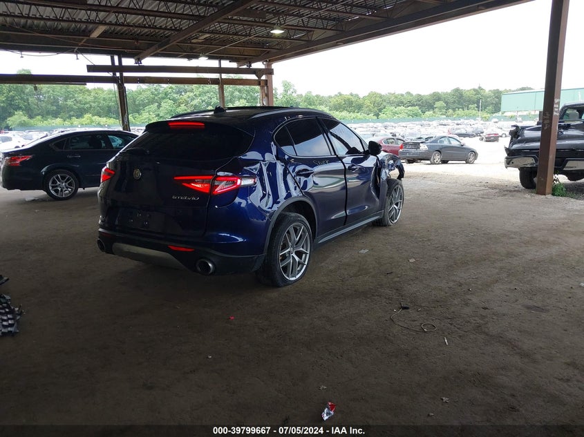 VIN ZASFAKNN6J7C07483 2018 ALFA ROMEO STELVIO TI SPORT AWD