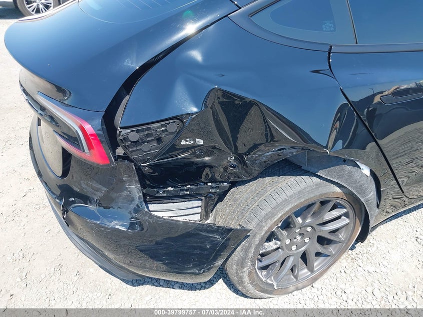 2024 Tesla Model 3 Rear-Wheel Drive VIN: 5YJ3E1EA7RF770104 Lot: 39799757