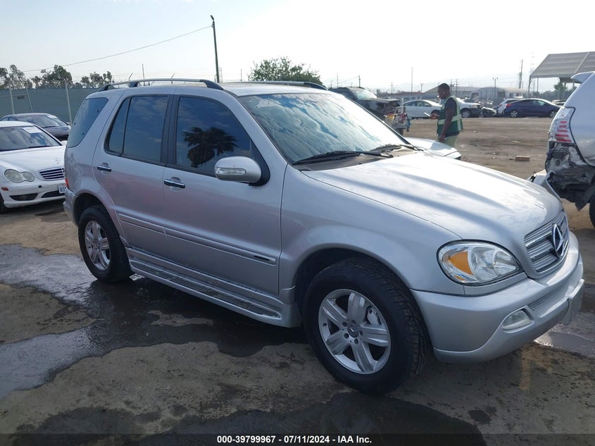 2005 Mercedes-Benz Ml 500 4Matic VIN: 4JGAB75E75A518339 Lot: 39799967