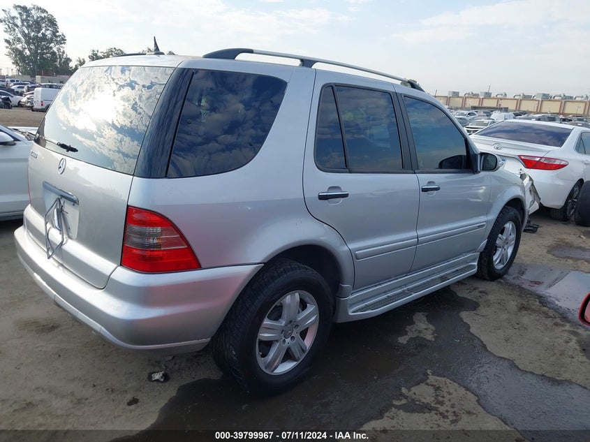 2005 Mercedes-Benz Ml 500 4Matic VIN: 4JGAB75E75A518339 Lot: 39799967