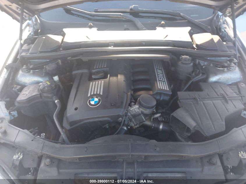 2009 BMW 328I VIN: WBAPH77559NM30900 Lot: 39800112