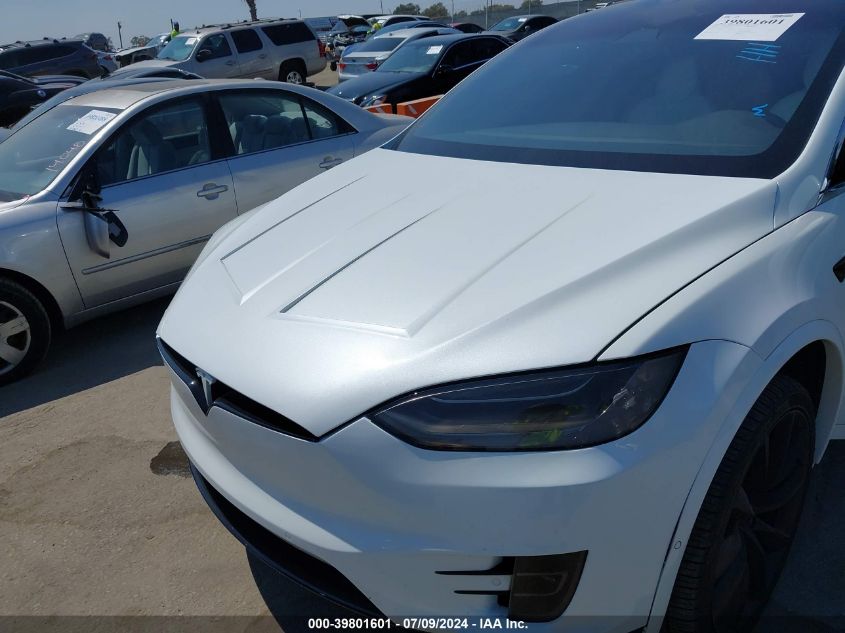 2018 Tesla Model X 100D/75D/P100D VIN: 5YJXCBE40JF134197 Lot: 39801601